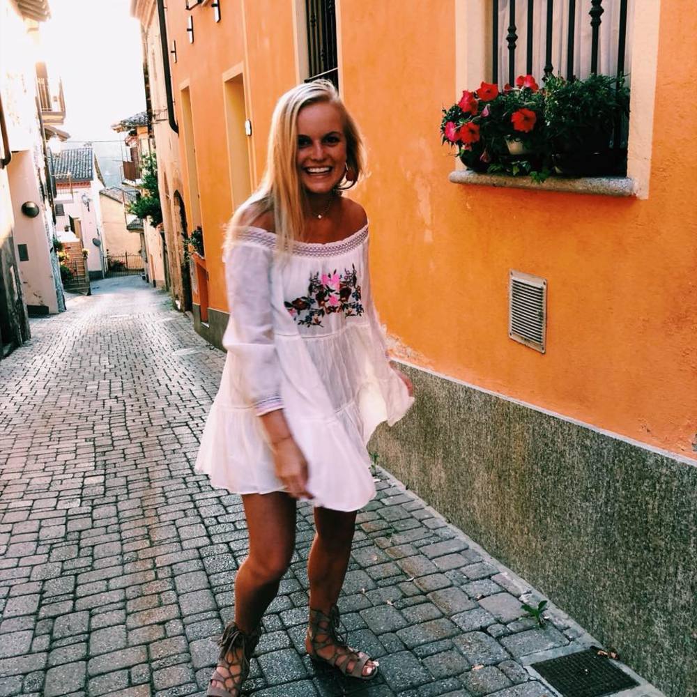 Meet your Posher, Abigail